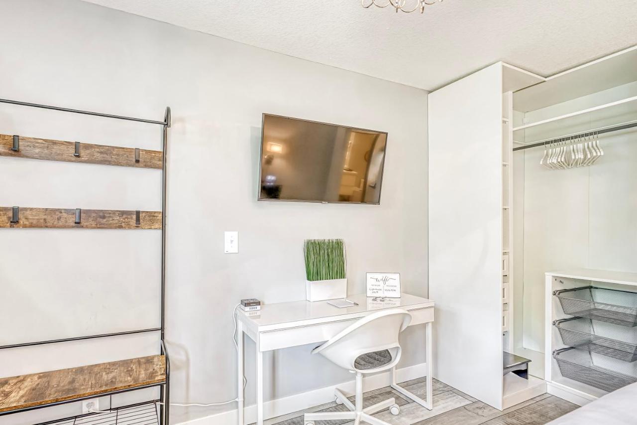 Lighthouse Kitchen Suites Near Auburn Waterloo I-69 Exit 334 Екстериор снимка